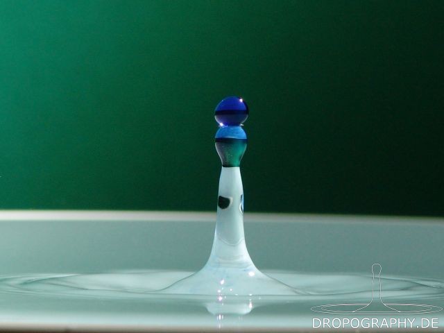 Dropography Wassertropfen-Hochgeschwindigkeitsfoto